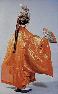 能楽」羽衣シテ天人 ・室町時代・武装の伸展 日本服飾史 資料・風俗